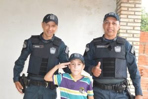 PMMS em coxim faz surpresa para fã mirim.